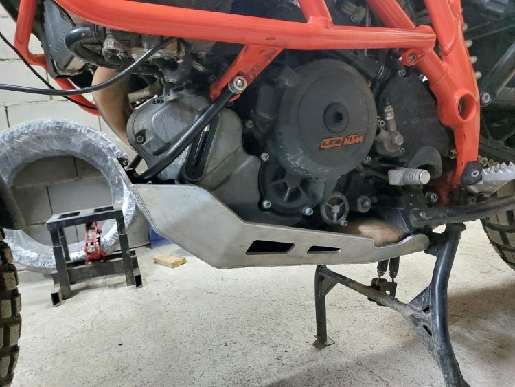 Защита двигателя  KTM 1090